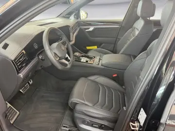 VW Touareg R-Line 3 0 V6 TDI SCR 4M