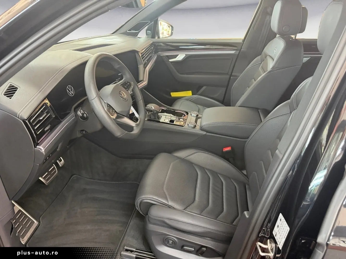 VW Touareg R-Line 3 0 V6 TDI SCR 4M