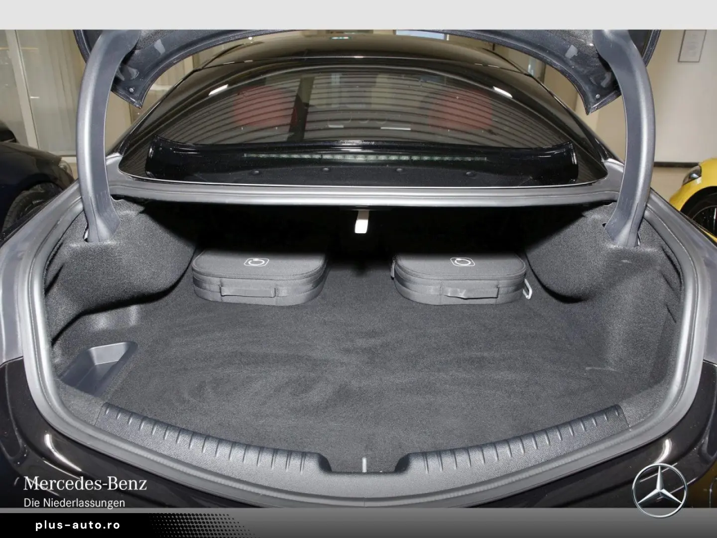 MERCEDES-BENZ CLE 300 e AMG Prem  Pano HUF Burm3D Ni&hellip;