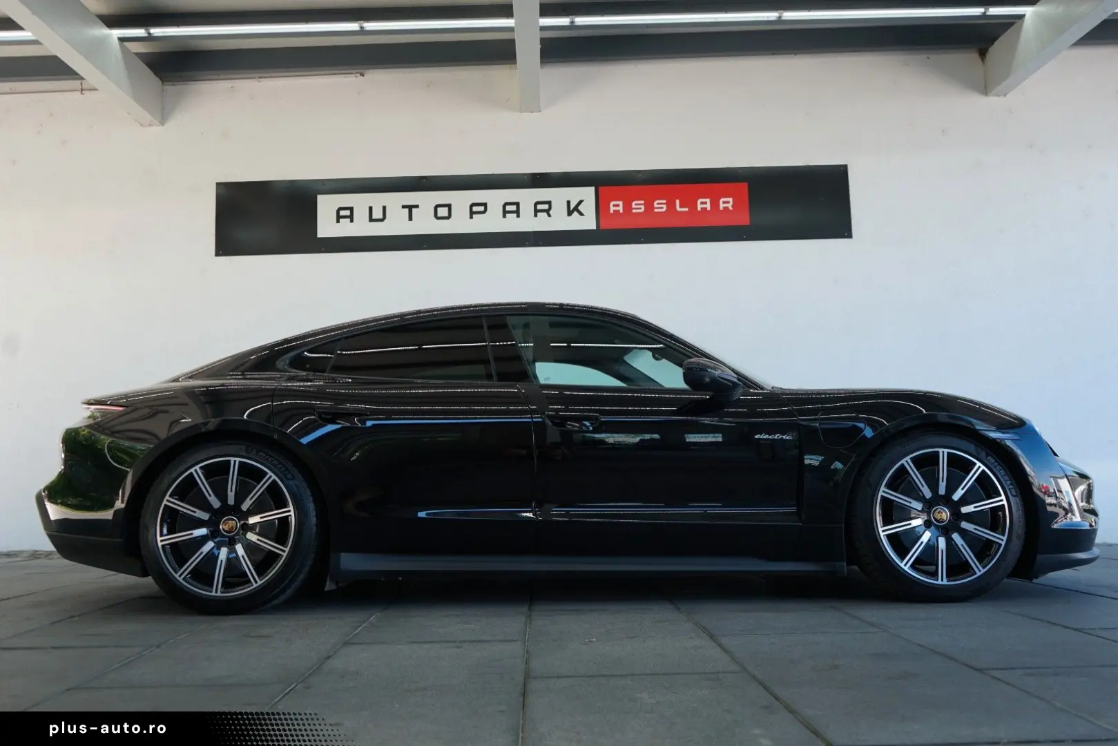 PORSCHE Taycan Pano Sitzklima 14Wege 360 CAM Matrix PASM
