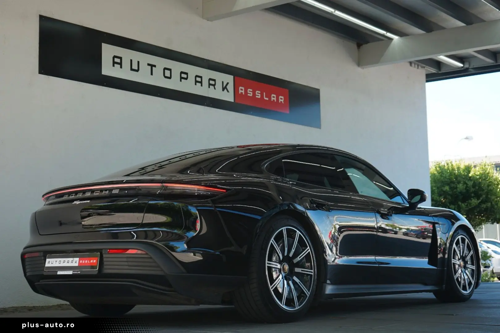 PORSCHE Taycan Pano Sitzklima 14Wege 360 CAM Matrix PASM