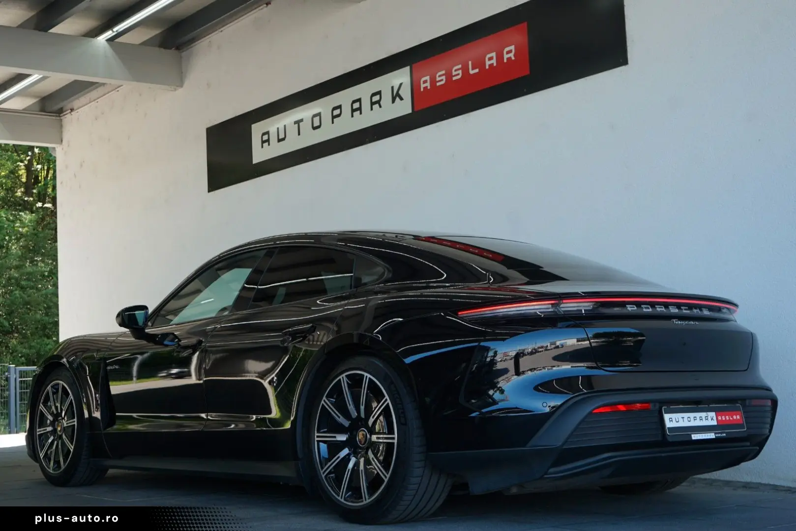 PORSCHE Taycan Pano Sitzklima 14Wege 360 CAM Matrix PASM