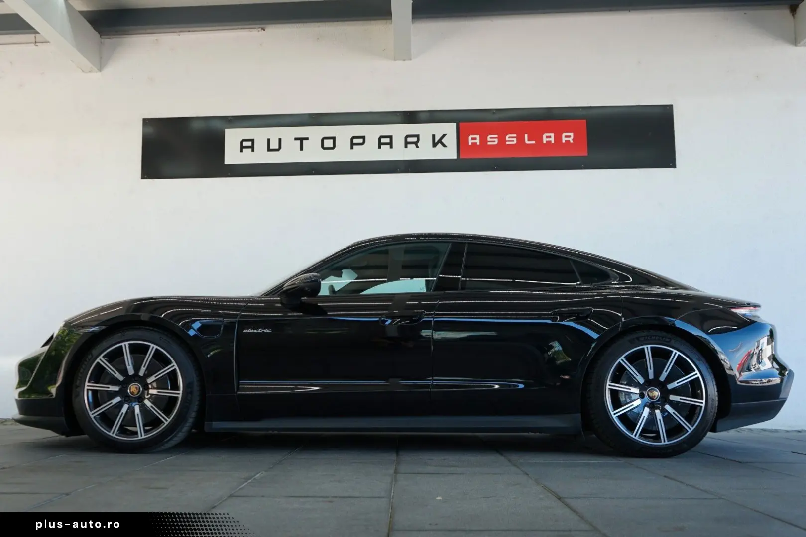 PORSCHE Taycan Pano Sitzklima 14Wege 360 CAM Matrix PASM