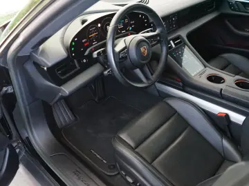 PORSCHE Taycan Pano Sitzklima 14Wege 360 CAM Matrix PASM