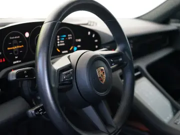 PORSCHE Taycan Pano Sitzklima 14Wege 360 CAM Matrix PASM