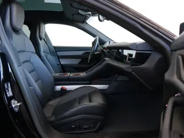 PORSCHE Taycan Pano Sitzklima 14Wege 360 CAM Matrix PASM