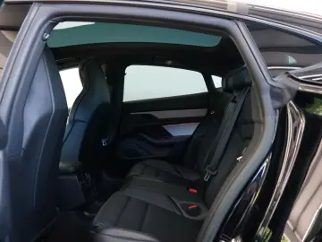 PORSCHE Taycan Pano Sitzklima 14Wege 360 CAM Matrix PASM
