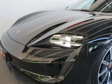 PORSCHE Taycan Pano Sitzklima 14Wege 360 CAM Matrix PASM