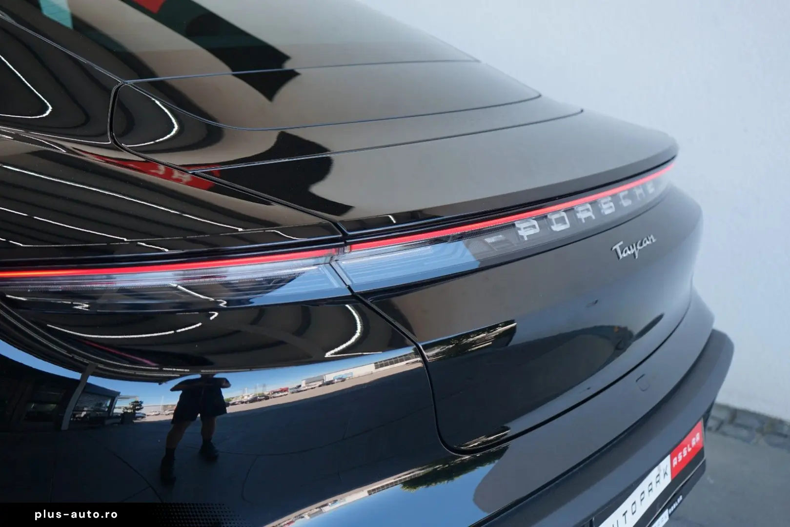 PORSCHE Taycan Pano Sitzklima 14Wege 360 CAM Matrix PASM