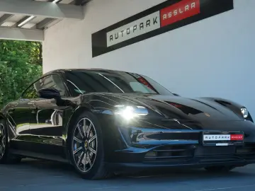 PORSCHE Taycan Pano Sitzklima 14Wege 360 CAM Matrix PASM