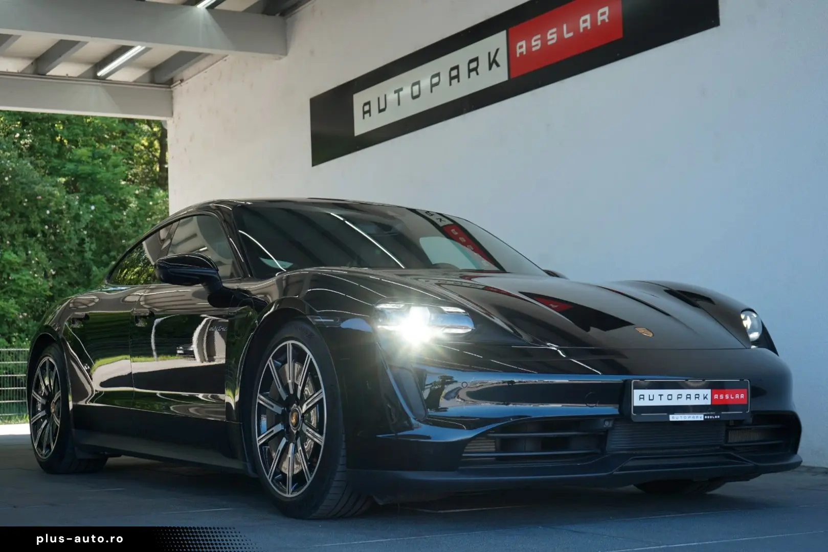 PORSCHE Taycan Pano Sitzklima 14Wege 360 CAM Matrix PASM