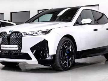 BMW iXxd40 SPORT LASER CLEAR&BOLD SC PANO AHK H&K 22