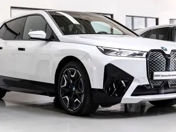 BMW iXxd40 SPORT LASER CLEAR&BOLD SC PANO AHK H&K 22