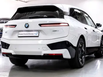 BMW iXxd40 SPORT LASER CLEAR&BOLD SC PANO AHK H&K 22