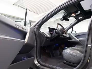 BMW iXxd40 SPORT LASER CLEAR&BOLD SC PANO AHK H&K 22