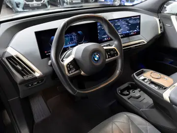 BMW iXxd40 SPORT LASER CLEAR&BOLD SC PANO AHK H&K 22