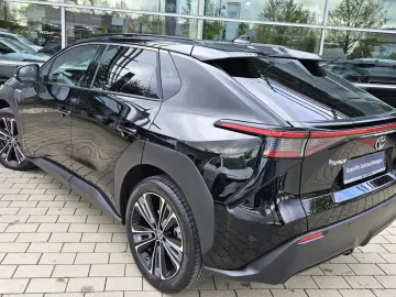 TOYOTA bZ4X Comfort- und Technik-Paket