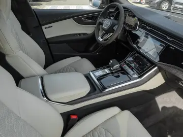 AUDI RS Q8 4.0 TFSI quattro Pano Virtuell LED