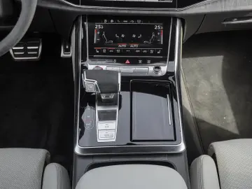 AUDI RS Q8 4.0 TFSI quattro Pano Virtuell LED