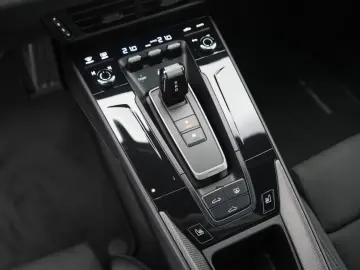 Porsche 992 Carrera 4 GTS LIFT 360 BOSE MATRIX