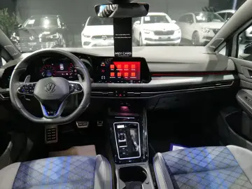 Volkswagen Golf VIII Lim. R 4Motion Pano