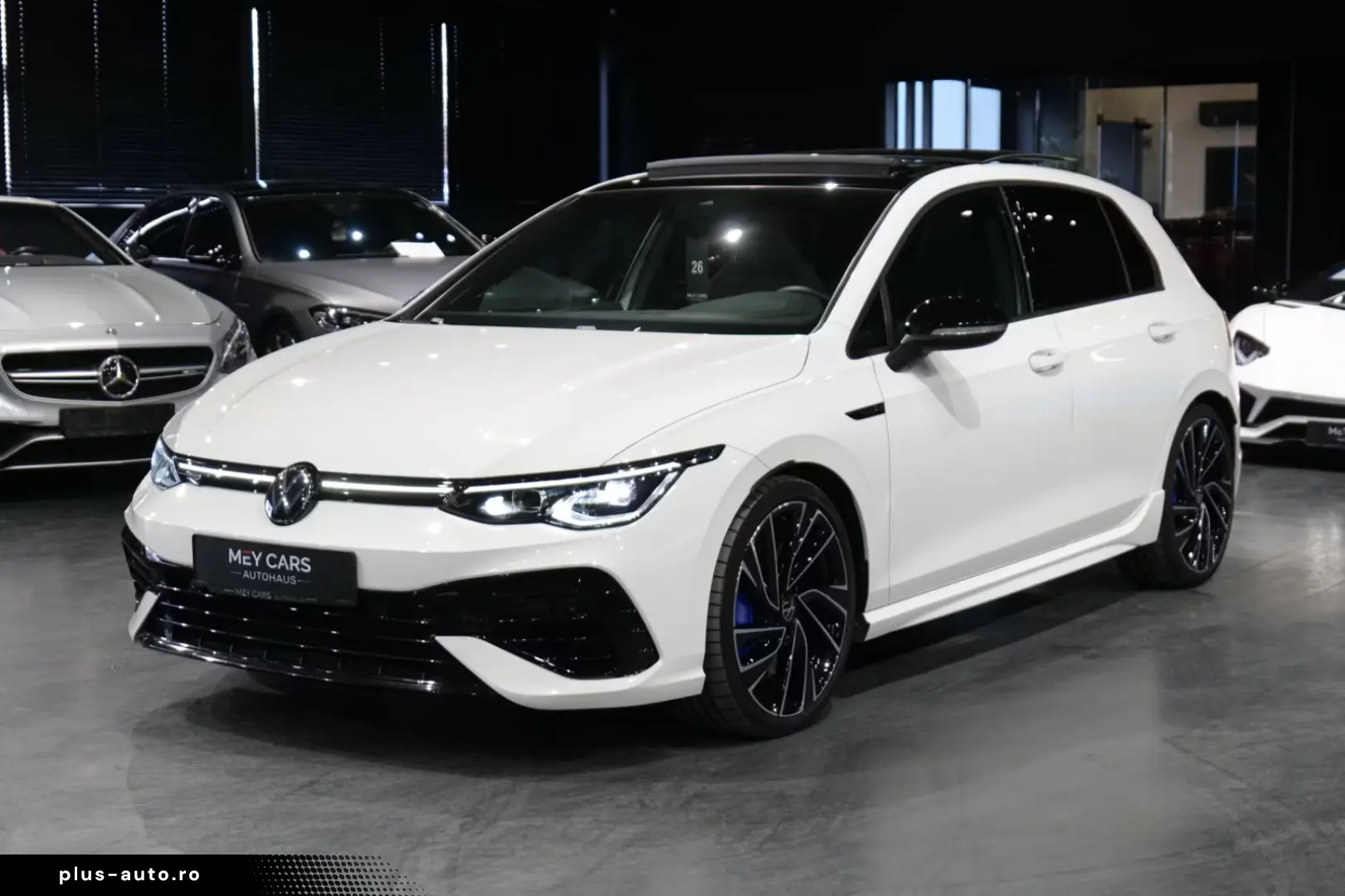 Volkswagen Golf VIII Lim. R 4Motion Pano