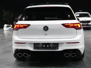 Volkswagen Golf VIII Lim. R 4Motion Pano