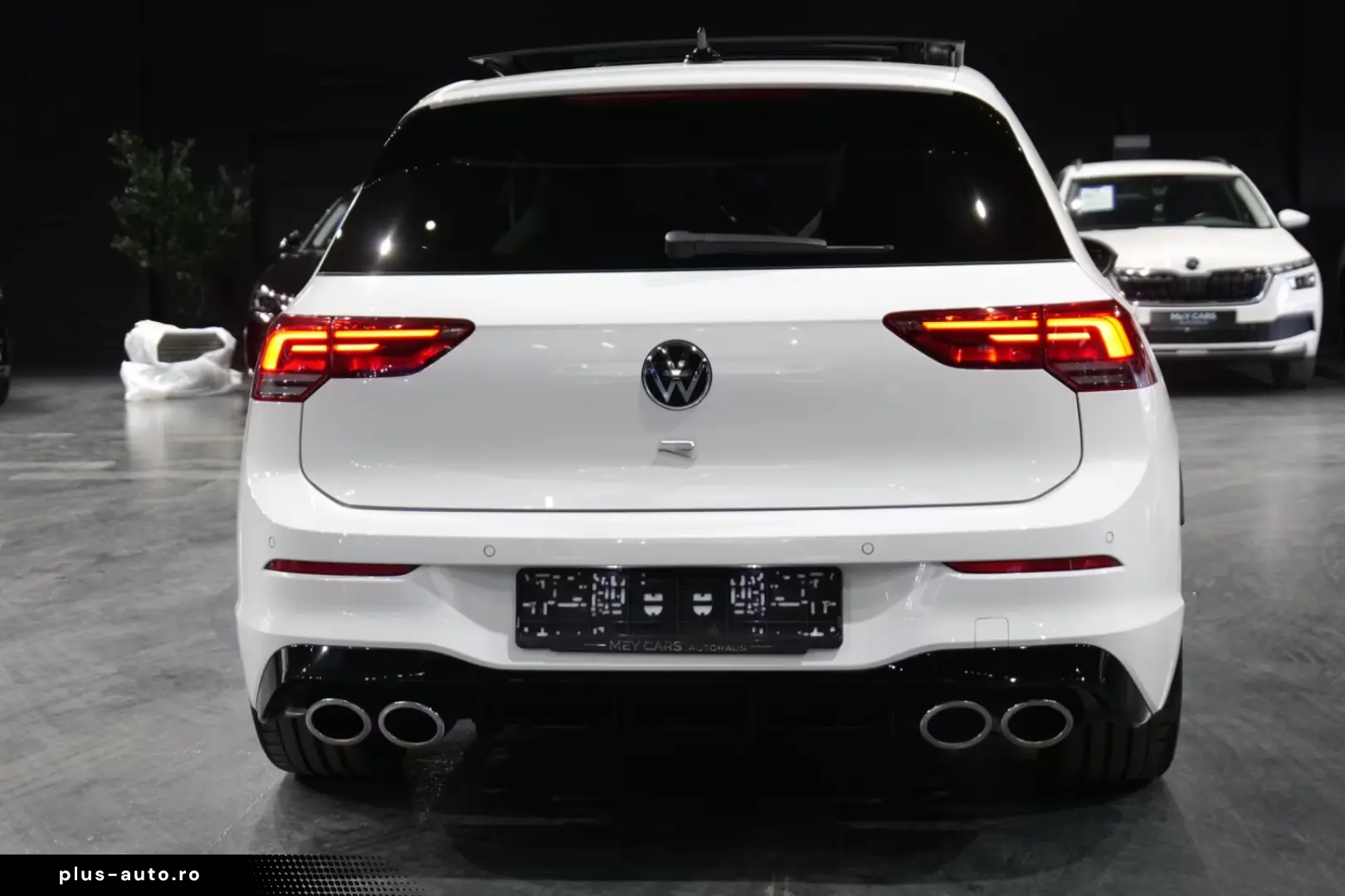 Volkswagen Golf VIII Lim. R 4Motion Pano