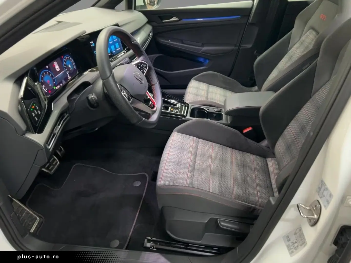 Volkswagen Golf VIII GTI 2.0 TSI DSG RearView