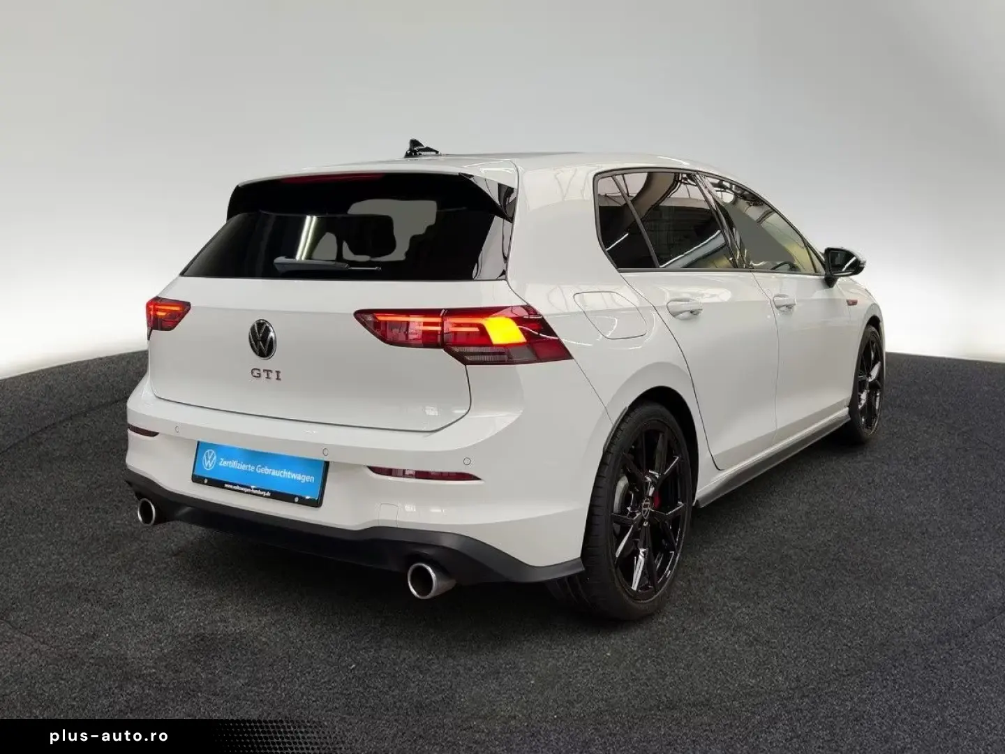 Volkswagen Golf VIII GTI 2.0 TSI DSG RearView