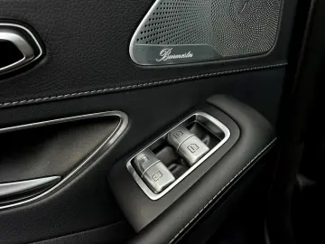 Mercedes-Benz S