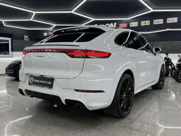 PORSCHE Cayenne Coupe E-Hybrid SPORT-DESIGN