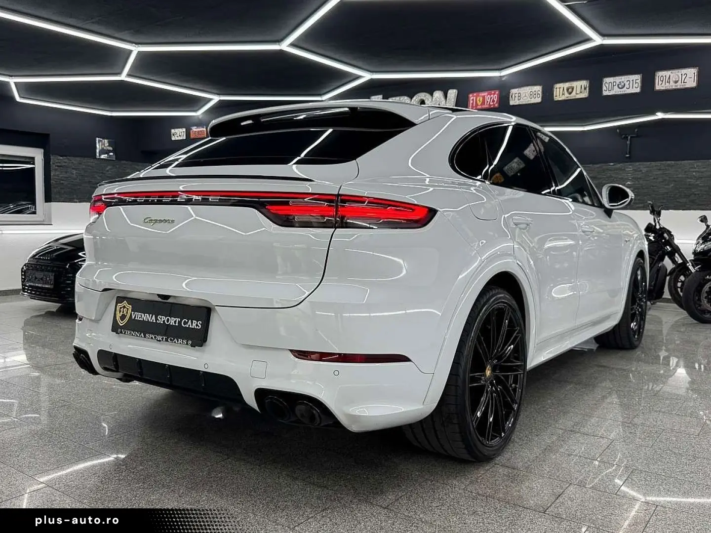PORSCHE Cayenne Coupe E-Hybrid SPORT-DESIGN volan alcantara