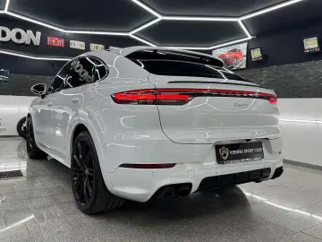 PORSCHE Cayenne Coupe E-Hybrid SPORT-DESIGN volan alcantara
