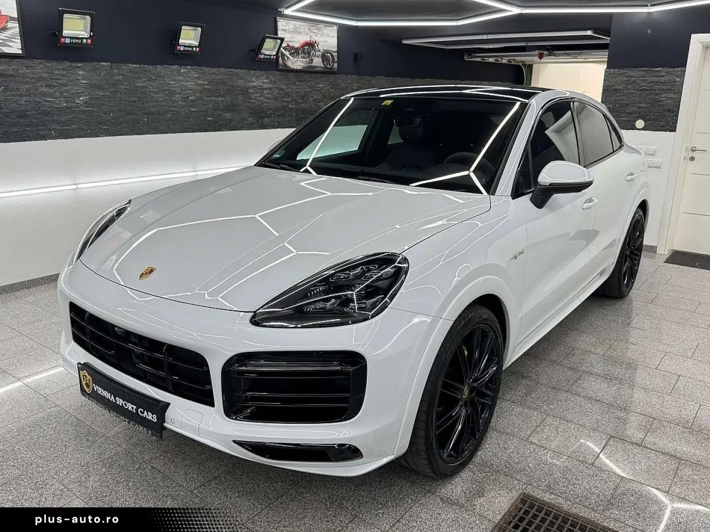 PORSCHE Cayenne Coupe E-Hybrid SPORT-DESIGN volan alcantara