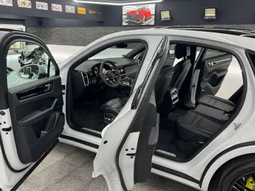PORSCHE Cayenne Coupe E-Hybrid SPORT-DESIGN volan alcantara