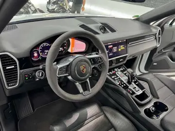 PORSCHE Cayenne Coupe E-Hybrid SPORT-DESIGN volan alcantara