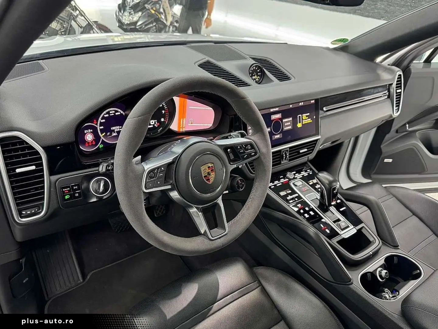 PORSCHE Cayenne Coupe E-Hybrid SPORT-DESIGN volan alcantara