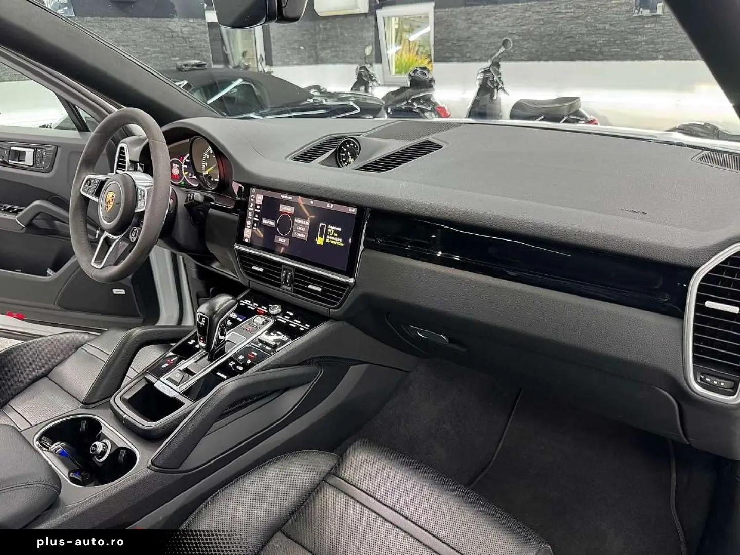 PORSCHE Cayenne Coupe E-Hybrid SPORT-DESIGN volan alcantara