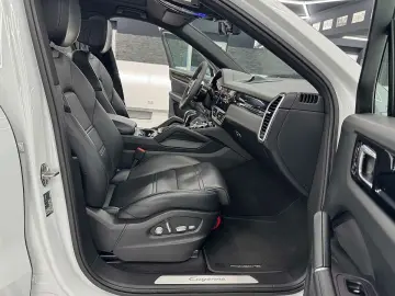 PORSCHE Cayenne Coupe E-Hybrid SPORT-DESIGN volan alcantara