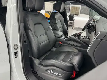 PORSCHE Cayenne Coupe E-Hybrid SPORT-DESIGN volan alcantara