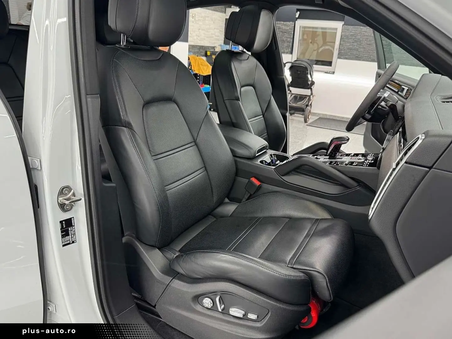 PORSCHE Cayenne Coupe E-Hybrid SPORT-DESIGN volan alcantara