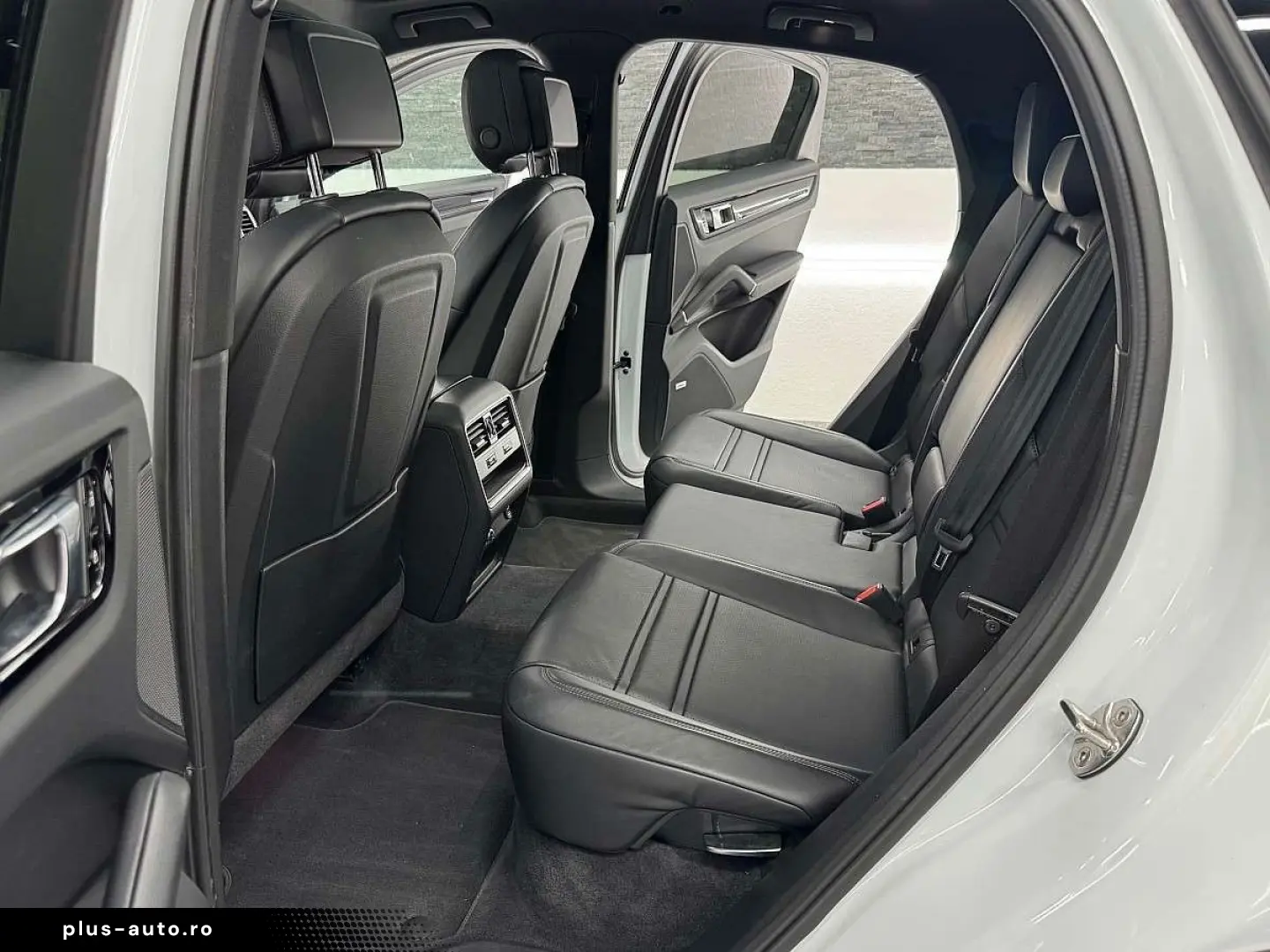 PORSCHE Cayenne Coupe E-Hybrid SPORT-DESIGN volan alcantara