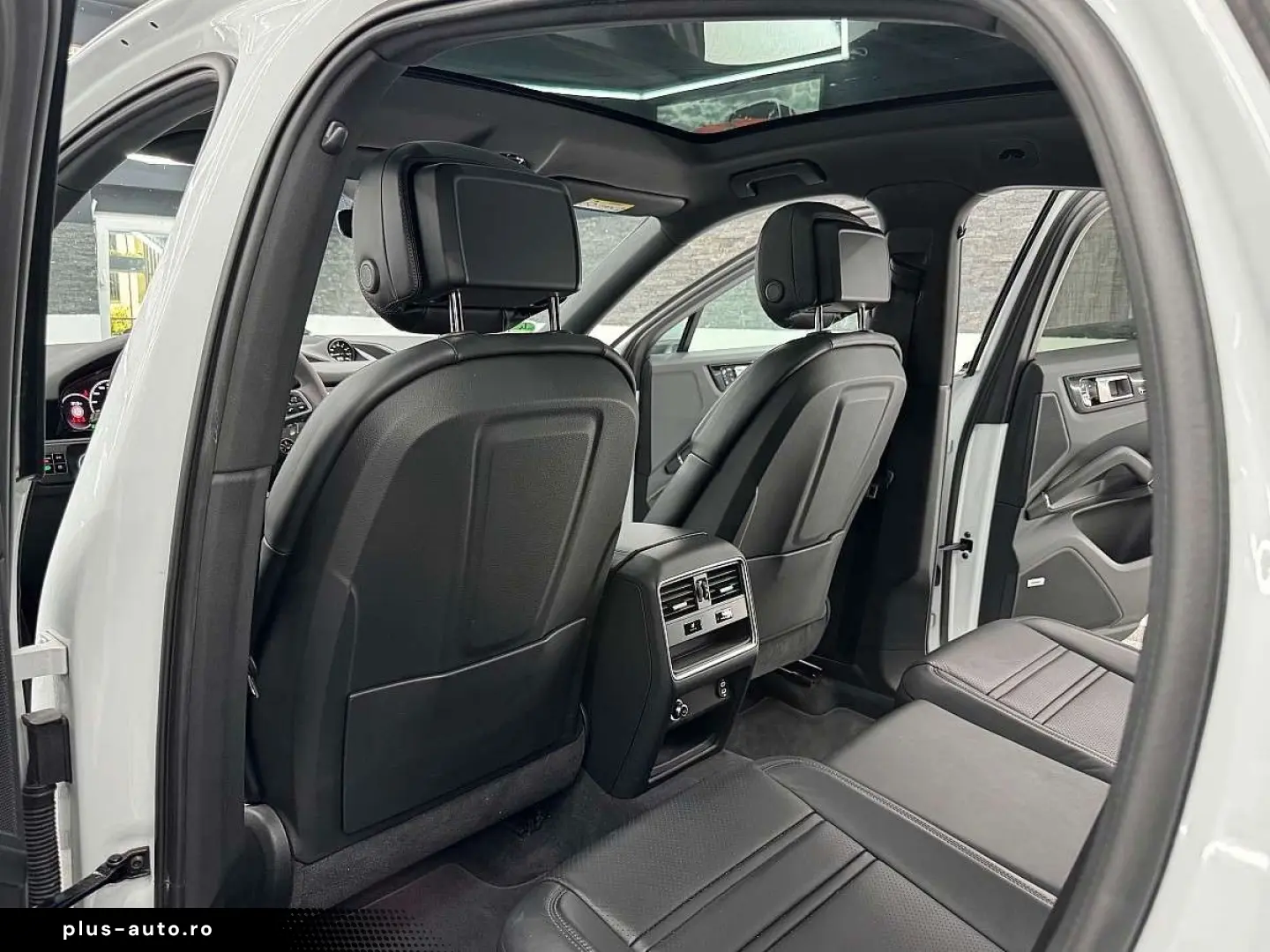 PORSCHE Cayenne Coupe E-Hybrid SPORT-DESIGN volan alcantara