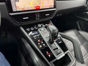 PORSCHE Cayenne Coupe E-Hybrid SPORT-DESIGN volan alcantara
