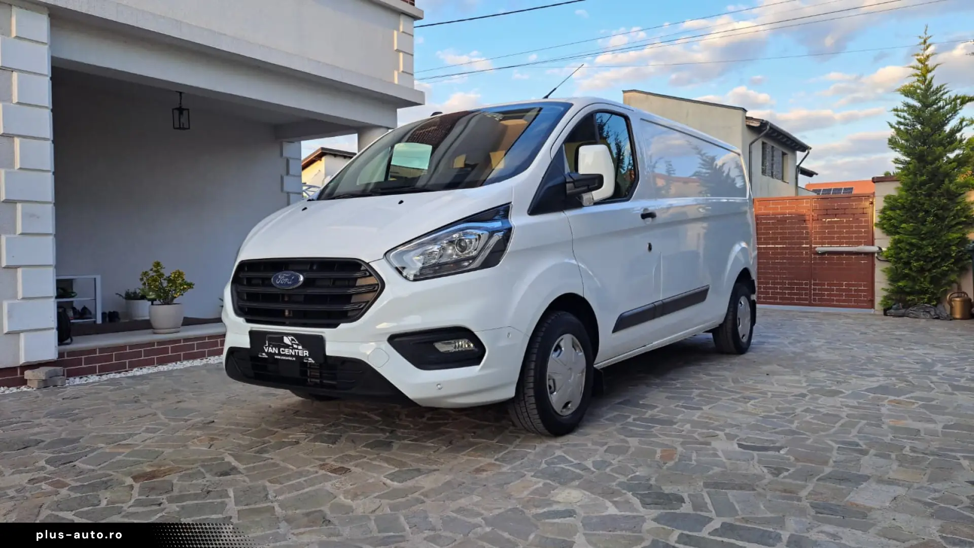 FORD CUSTOM VAN TREND L2H1 FWD