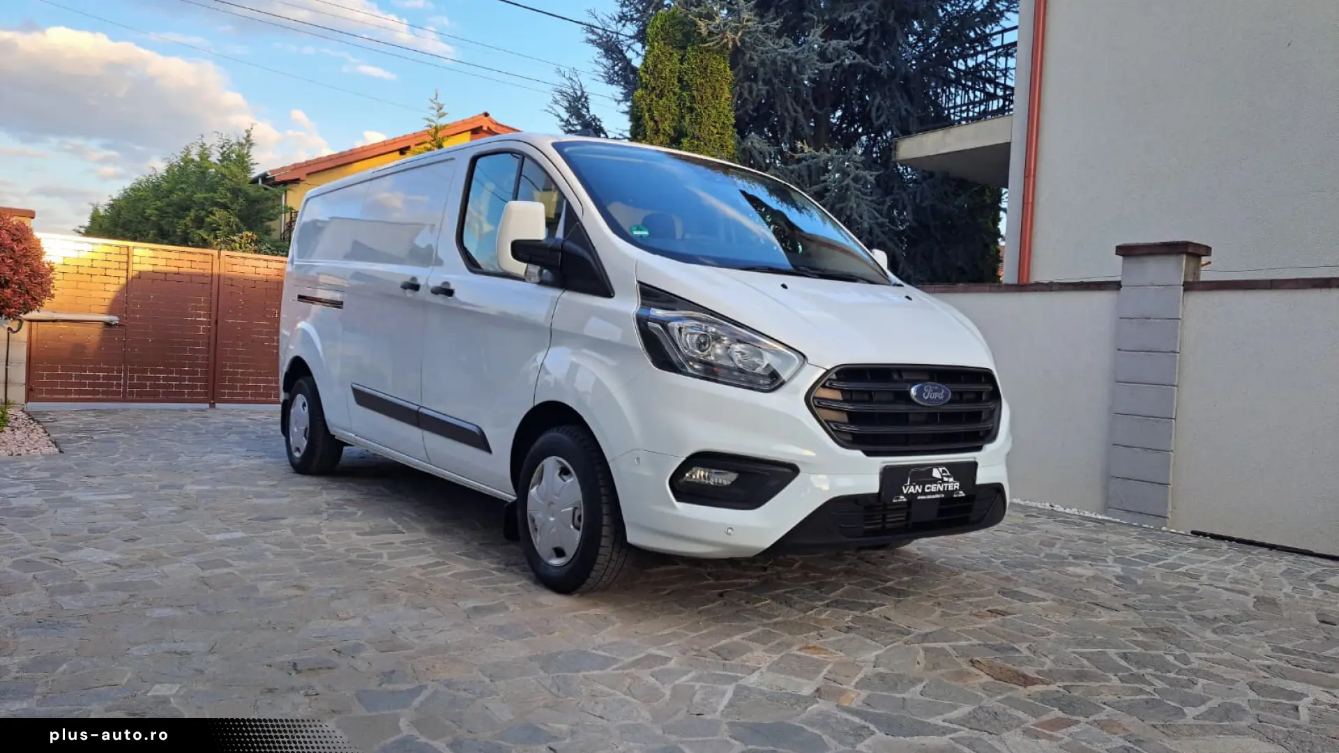 FORD CUSTOM VAN TREND L2H1 FWD
