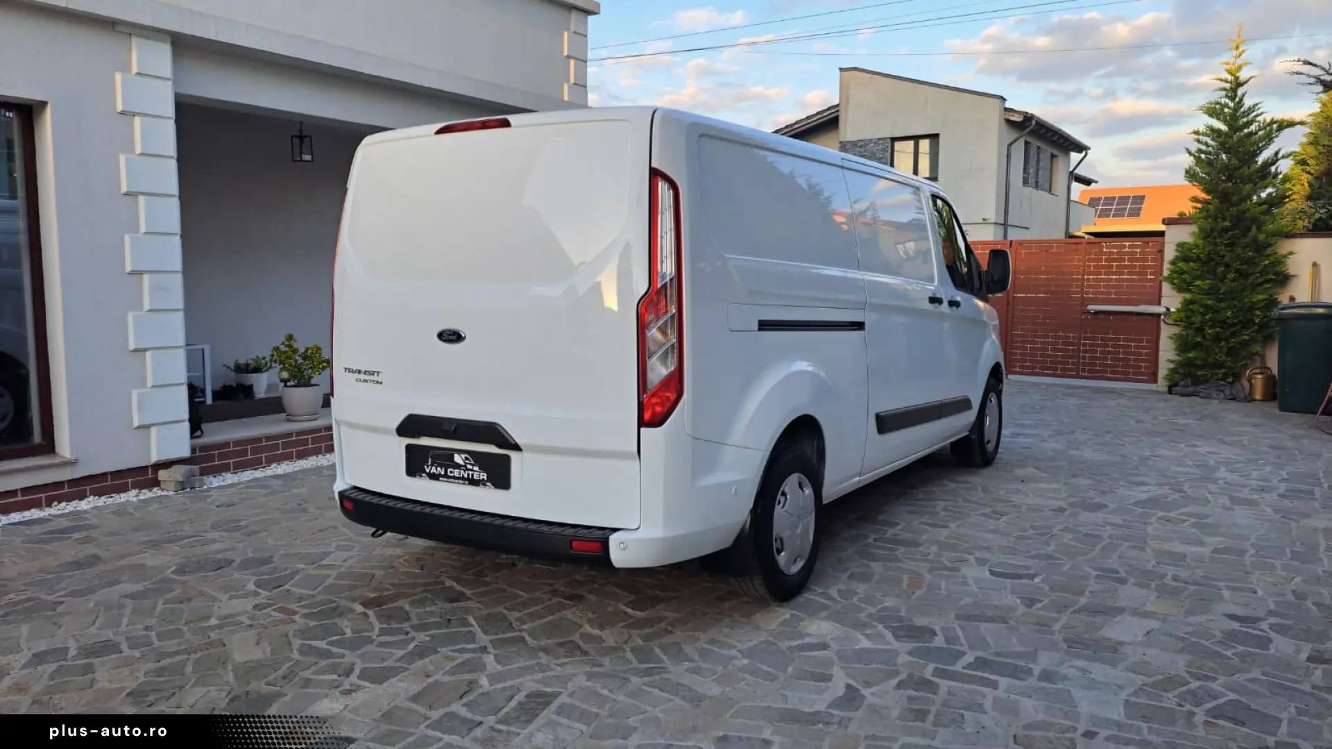 FORD CUSTOM VAN TREND L2H1 FWD