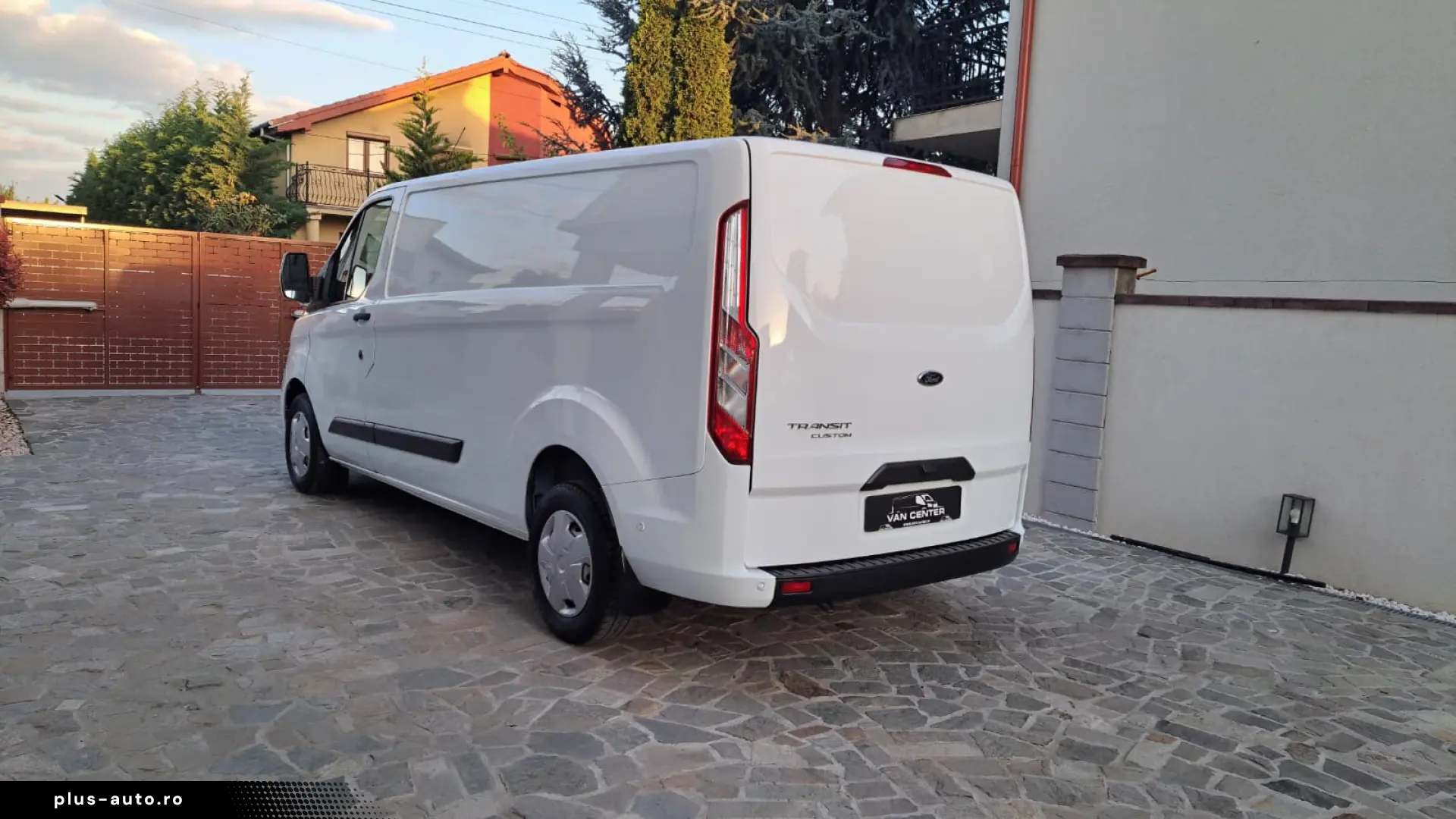 FORD CUSTOM VAN TREND L2H1 FWD