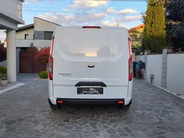 FORD CUSTOM VAN TREND L2H1 FWD